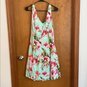 V-neck floral print dress